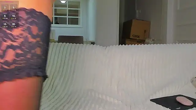 Emmanuelleee's Live Chat Room