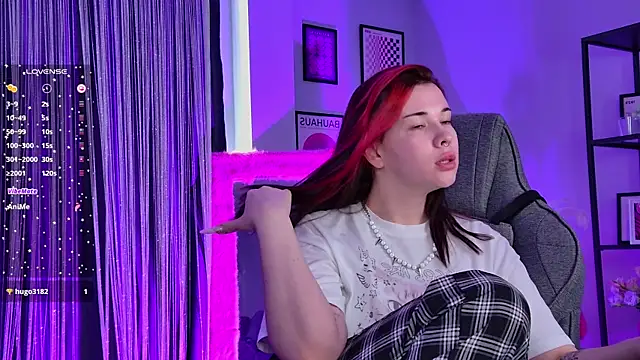 AliceSunday Adlı Modelin Canlı Sohbet Odası