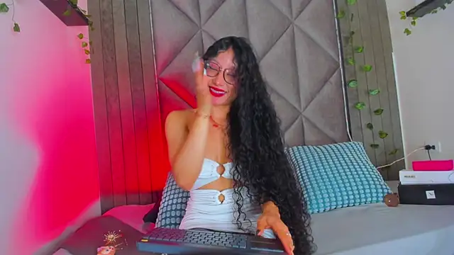 Sala de chat en directo de BriaConner_
