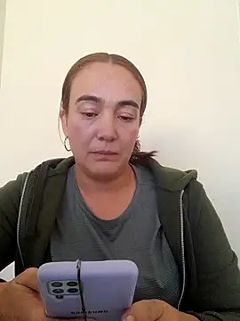 abril15- Cameră chat live