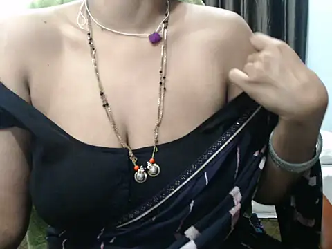 Živá chatovací místnost sunitha-3