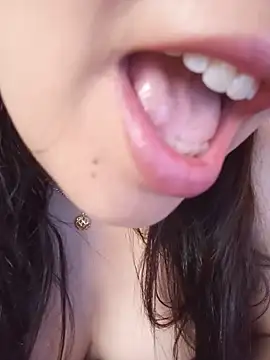 LONA-_- Live Chatraum