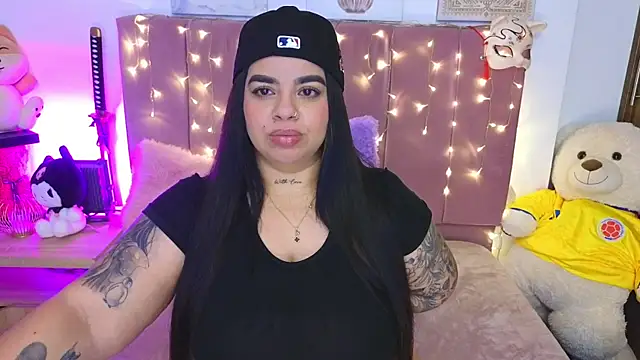 MiahJoness' Live Chat Room