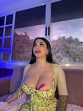 חדר צ'אט בשידור חי של kiim_taaylor