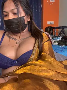 Hot_Urvi Adlı Modelin Canlı Sohbet Odası