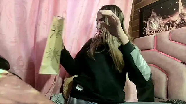 ValeriaLacrozee Cameră chat live