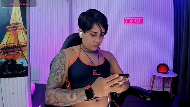 Sala de chat ao vivo de ZhoeStrong
