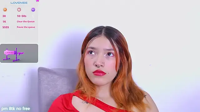 AlliciaKim Adlı Modelin Canlı Sohbet Odası
