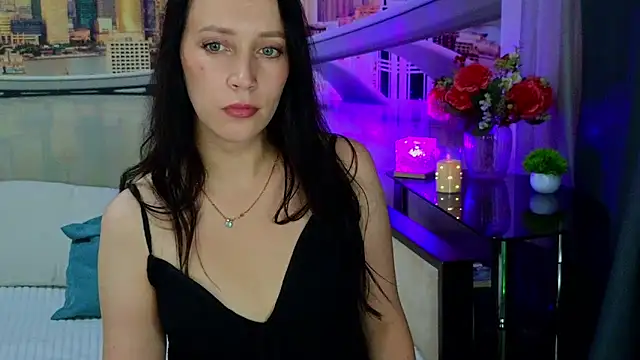 MonicaSweetx – Kamerová šou