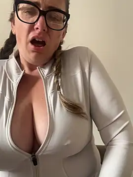 Онлайн чат Miss_Stassi
