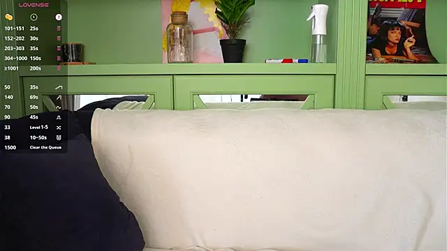 LindaFarm Adlı Modelin Canlı Sohbet Odası