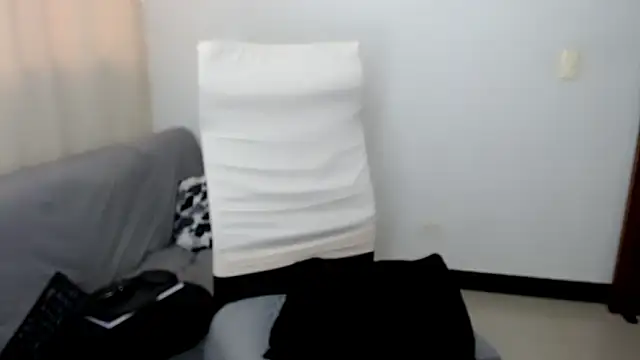 Laura-pervert Live Chatrum