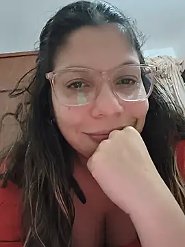 غرفة دردشة Carliina_Soussa المباشرة