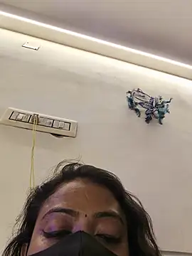 غرفة دردشة Cute_Kritika المباشرة