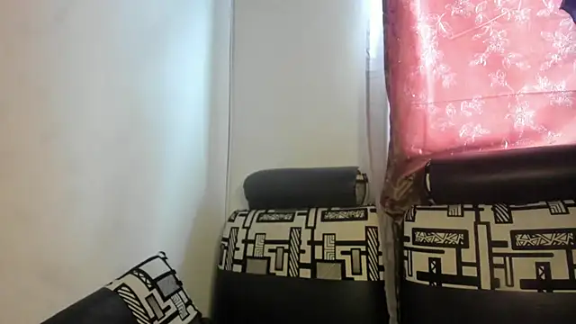 Nathaly_love96's Live Chat Room
