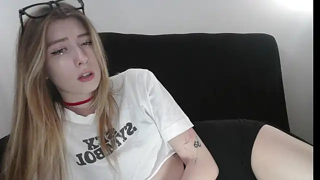ErikaShyy: δωμάτιο απευθείας συνομιλίας