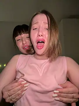 Seks show uživo modela Sophie_Avory na kameri