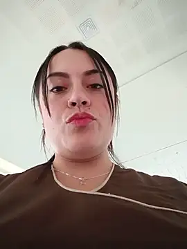Lesly_10- live-chat rom