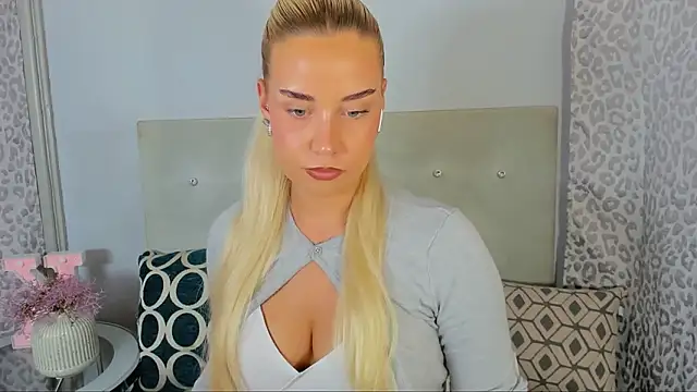 غرفة دردشة KristyHoney المباشرة