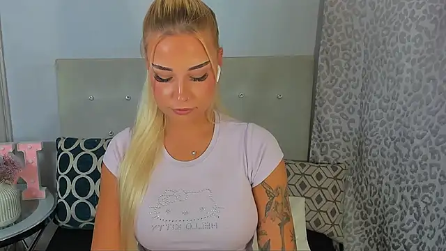 חדר צ'אט בשידור חי של KristyHoney