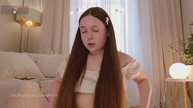 SunnyRisha Adlı Modelin Canlı Sohbet Odası