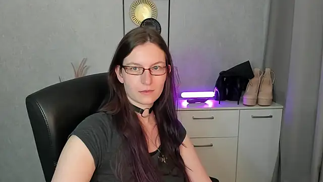 Chat soba uživo modela emmaxDelight