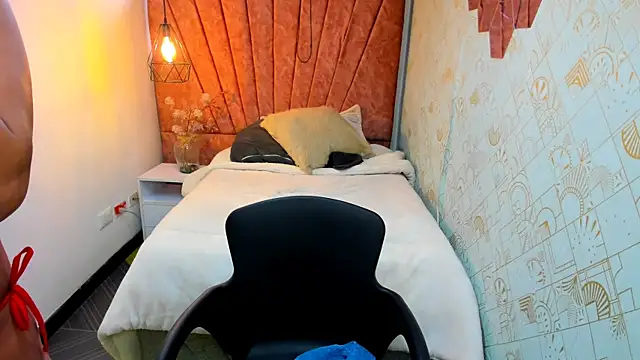 חדר צ'אט בשידור חי של Camila__Reyes_