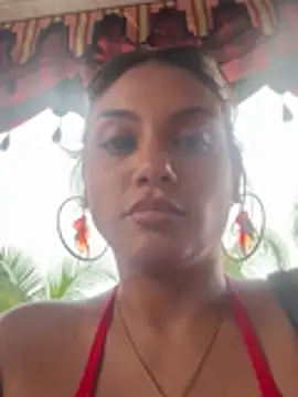חדר צ'אט בשידור חי של mariaesmeralda