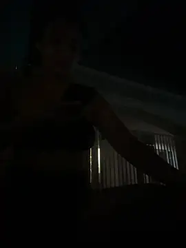חדר צ'אט בשידור חי של mariaesmeralda
