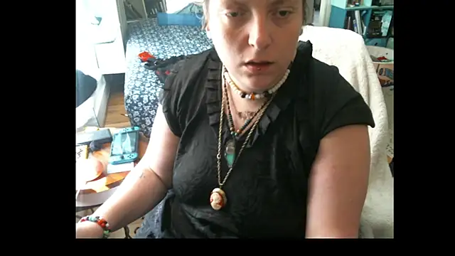 lover_bee2023 – Naživo chatovacia miestnosť