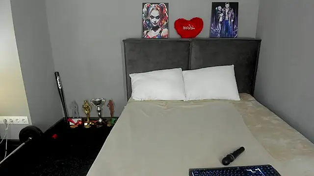 MuscleXXXBarbie Adlı Modelin Canlı Sohbet Odası