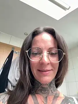 Živá chatovací místnost BrownieyQueen