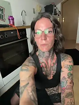BrownieyQueenn Live chat-huone