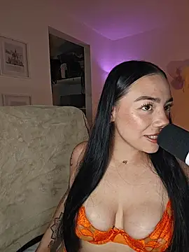 חדר צ'אט בשידור חי של helena_smith