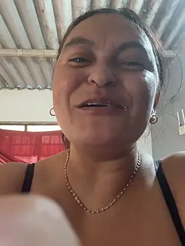Pokój czatu na żywo – Horny-Mommy-Dirty