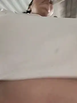 Horny-Mommy-Dirty Live Chatraum
