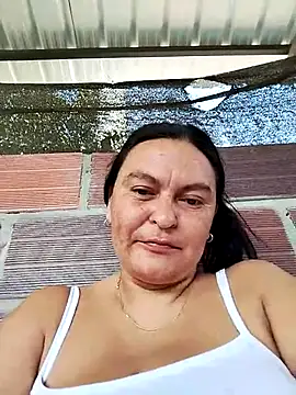 Horny-Mommy-Dirty Adlı Modelin Canlı Sohbet Odası