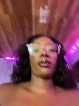 TIFFANYYSTAR Live Chatraum