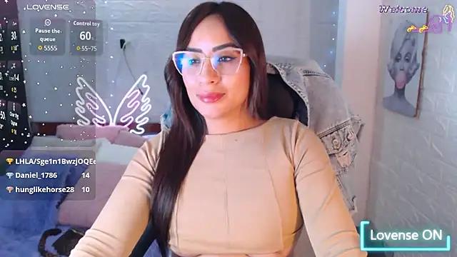 Paulina_627 Live chatroom
