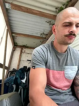Živá chatovací místnost Greyoff