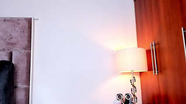 Nia_Bunny Adlı Modelin Canlı Sohbet Odası