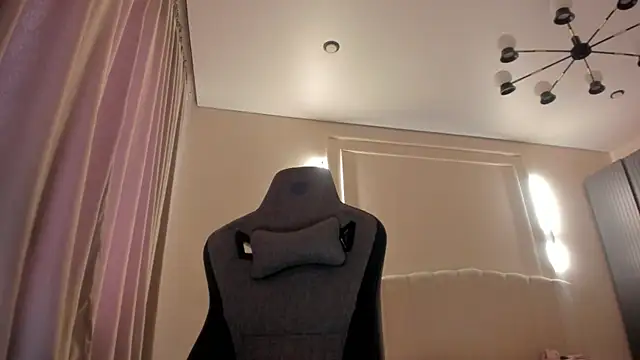 Živá chatovací místnost Wizardkis