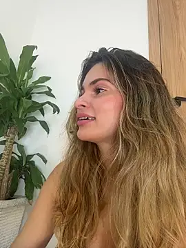 cuteluci_ élő chatszobája