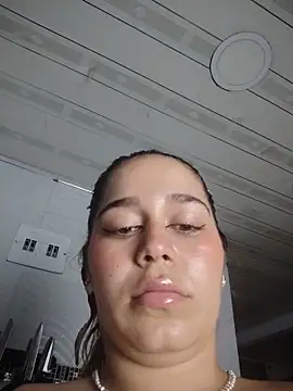 LaurenWelly_'s Live Chat Room