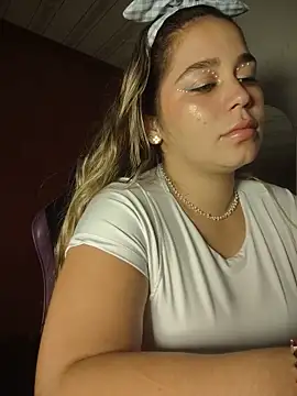 LaurenWelly_'s Live Chat Room