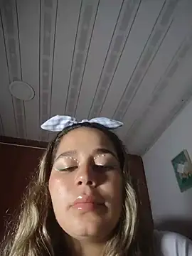 LaurenWelly_'s Live Chat Room