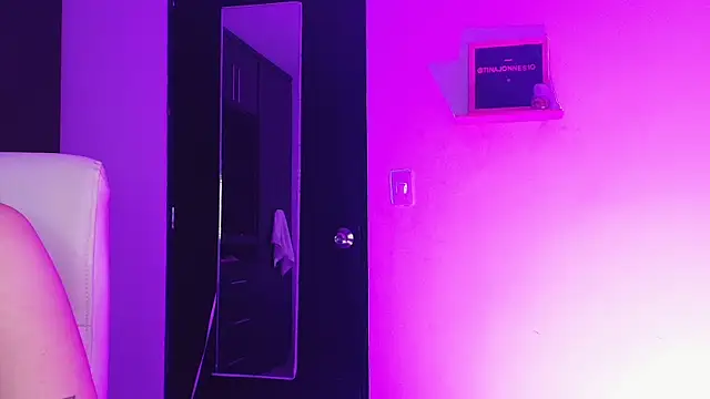 Pokój czatu na żywo – TinaJonnes_