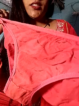 Savita_38 Adlı Modelin Canlı Sohbet Odası