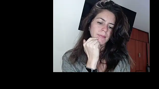 חדר צ'אט בשידור חי של Hanny_24