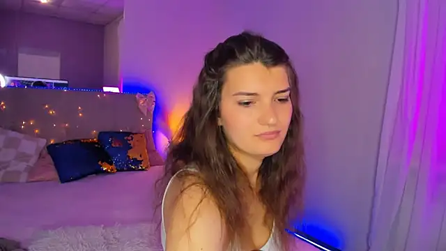 Laura_Leee Adlı Modelin Canlı Sohbet Odası